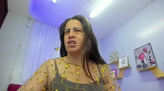 Snapshot of kathina_giraldo chatting on 02-14-25, 01:40 kathina giraldo online show from 02-14-25, 01:40