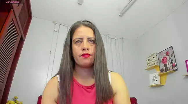 Snapshot of kathina_giraldo chatting on 03-12-25, 12:47 kathina giraldo online show from 03-12-25, 12:47