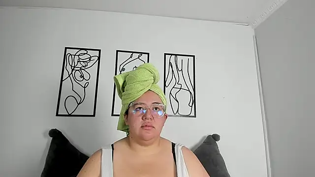 RubyPirsso18 online show from 11-28-25, 07:25