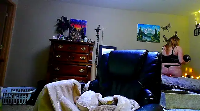 Snapshot of lilyhornyhousewife chatting on 03-08-25, 09:50 lilyhornyhousewife online show from 03-08-25, 09:50