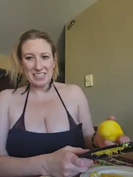 lilyhornyhousewife online show from 06-19-26, 07:20