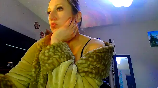 Snapshot of lilyhornyhousewife chatting on 03-07-25, 08:56 lilyhornyhousewife online show from 03-07-25, 08:56