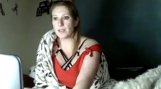 Snapshot of lilyhornyhousewife chatting on 12-23-24, 12:41 lilyhornyhousewife online show from 12-23-24, 12:41
