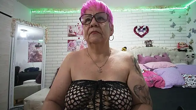 maturehot 65 online show from 06-05-26, 10:15