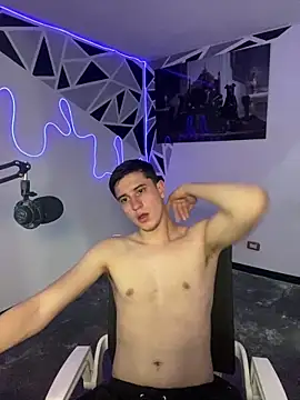 Snapshot of oliver_Lz chatting on 03-01-25, 04:37 oliver Lz online show from 03-01-25, 04:37