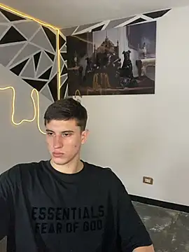 Snapshot of oliver_Lz chatting on 02-26-25, 07:32 oliver Lz online show from 02-26-25, 07:32