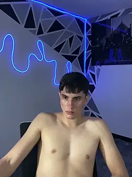 Snapshot of oliver_Lz chatting on 02-26-25, 10:36 oliver Lz online show from 02-26-25, 10:36