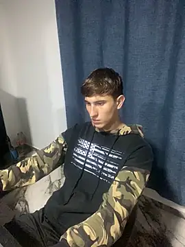 Snapshot of oliver_Lz chatting on 10-13-25, 12:12 oliver Lz online show from 10-13-25, 12:12