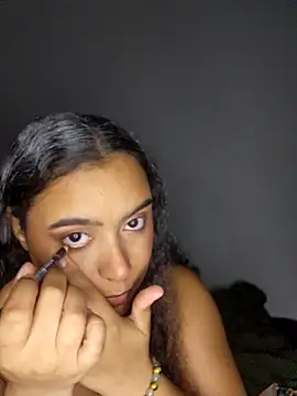 Snapshot of cinnaminnie chatting on 03-19-26, 01:38 cinnaminnie online show from 03-19-26, 01:38