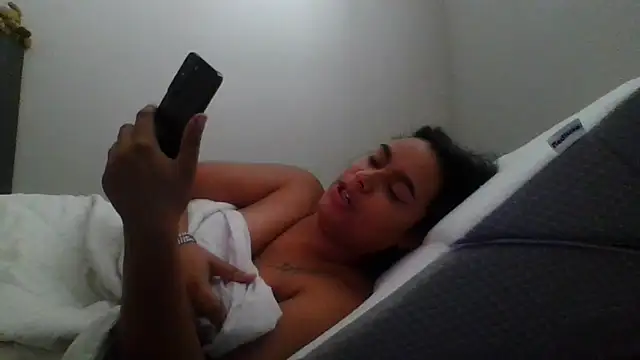 cinnaminnie online show from 11-14-25, 03:37