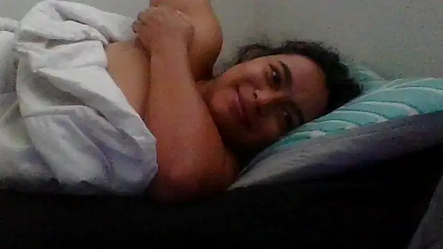 cinnaminnie online show from 11-18-25, 05:16