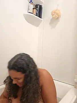 cinnaminnie online show from 04-13-26, 02:54