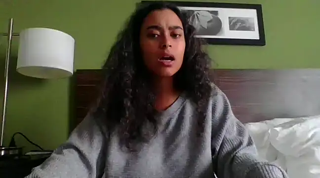 cinnaminnie online show from 01-06-25, 04:02