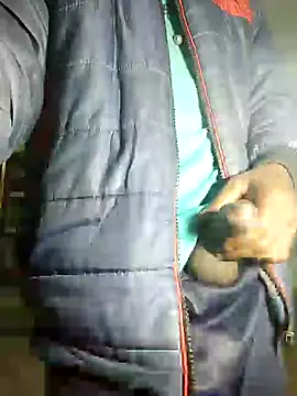Snapshot of Hunter_boy9 chatting on 01-20-25, 10:48 Hunter boy9 online show from 01-20-25, 10:48