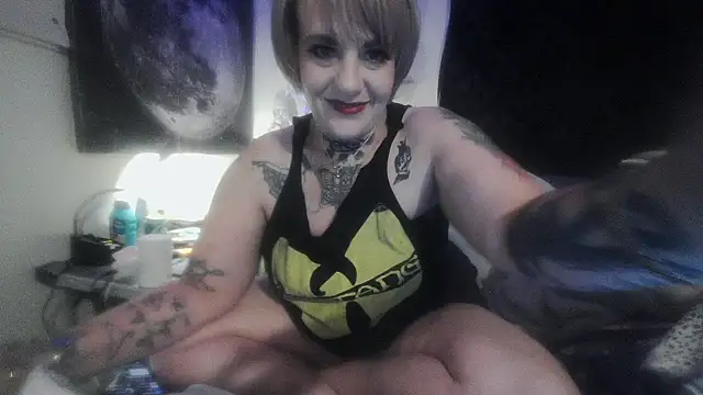 Snapshot of Hunniebunnie78 chatting on 06-27-26, 01:44 Hunniebunnie78 online show from 06-27-26, 01:44