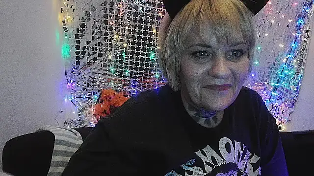 Snapshot of Hunniebunnie78 chatting on 07-19-26, 02:31 Hunniebunnie78 online show from 07-19-26, 02:31