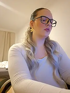 Jujuicy 97 online show from 02-17-26, 06:49