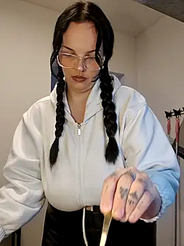 Jujuicy 97 online show from 10-29-25, 10:03