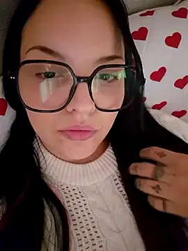 Snapshot of Jujuicy_97 chatting on 06-14-26, 06:31 Jujuicy 97 online show from 06-14-26, 06:31