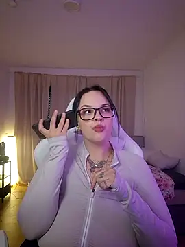 Jujuicy 97 online show from 04-09-26, 06:14