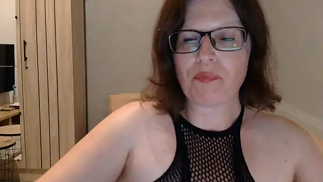 Snapshot of CrimsonMistress chatting on 09-26-25, 09:43 CrimsonMistress online show from 09-26-25, 09:43