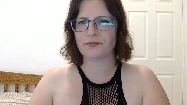 CrimsonMistress online show from 12-17-25, 10:37