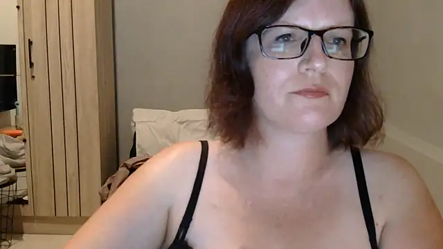 Snapshot of CrimsonMistress chatting on 10-15-25, 11:24 CrimsonMistress online show from 10-15-25, 11:24