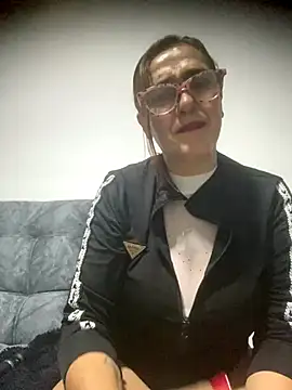 anastasia and jordan online show from 10-18-25, 09:44