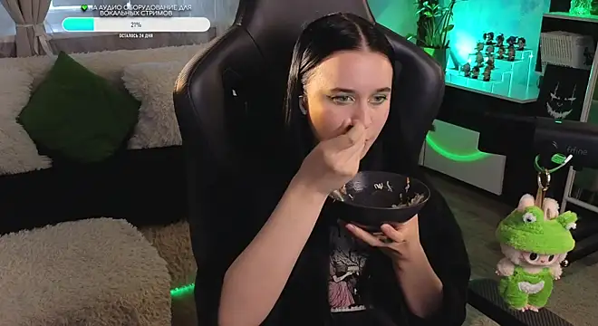 KiraLiLime online show from 10-05-25, 11:12