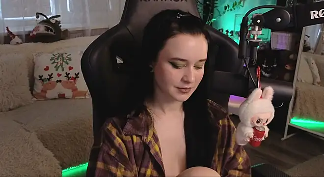 KiraLiLime online show from 01-11-26, 09:05