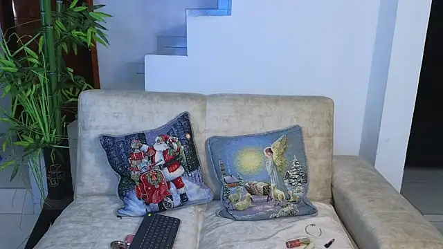 Lorenne Miller online show from 11-28-25, 05:07