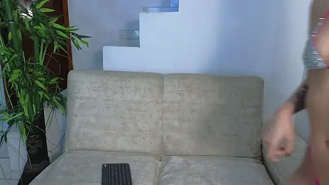 Snapshot of Lorenne_Miller chatting on 09-25-25, 02:17 Lorenne Miller online show from 09-25-25, 02:17