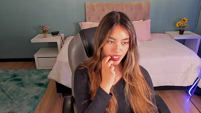  Charlotte evans 1 online show from 04-17-26, 05:05