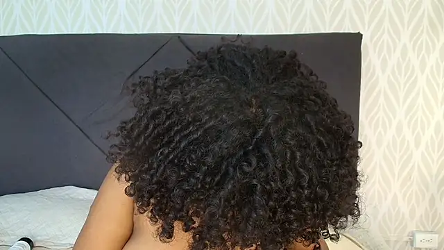 nataly velez online show from 03-22-25, 04:37