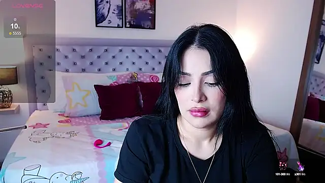 Snapshot of sarascottt chatting on 12-04-24, 07:17 sarascottt online show from 12-04-24, 07:17