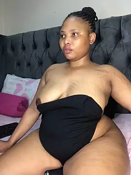 Snapshot of Anaelle24 chatting on 02-27-26, 06:57 Anaelle24 online show from 02-27-26, 06:57