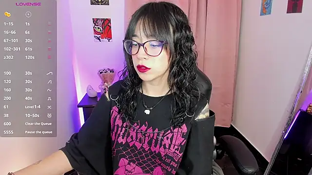 Snapshot of indra_cam chatting on 09-16-25, 03:40 indra cam online show from 09-16-25, 03:40