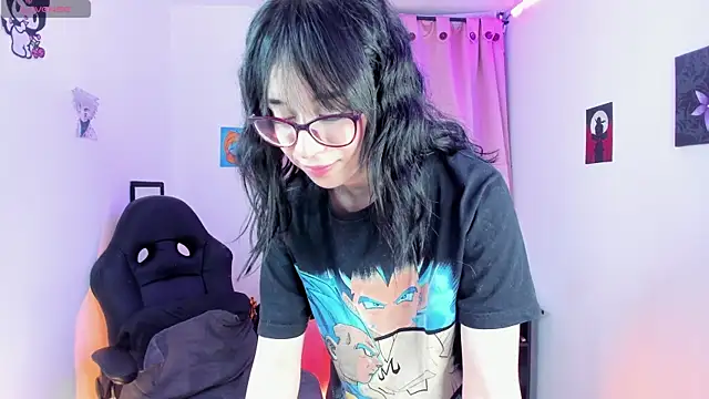 Snapshot of indra_cam chatting on 03-17-25, 06:51 indra cam online show from 03-17-25, 06:51