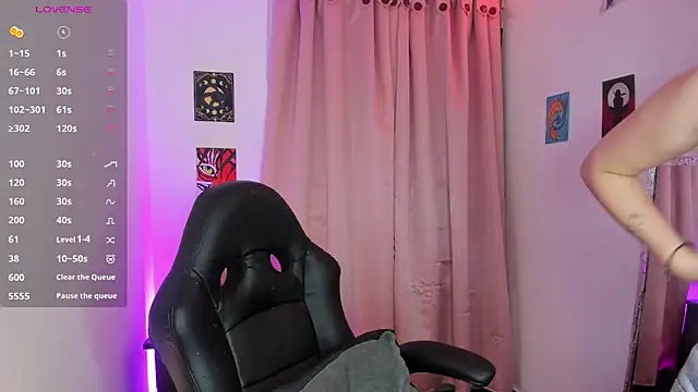 Snapshot of indra_cam chatting on 09-21-25, 03:11 indra cam online show from 09-21-25, 03:11