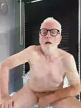 Greyhound70 online show from 09-19-25, 11:36