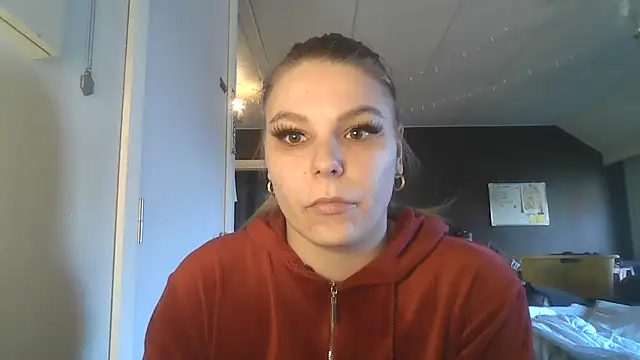 PetiteB Official online show from 02-04-25, 12:44