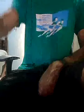 Snapshot of Zeus_Secret chatting on 12-21-24, 05:39 Zeus Secret online show from 12-21-24, 05:39