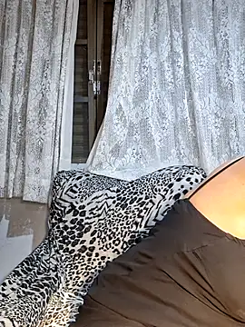 Sweet-diamondxxx online show from 05-25-26, 01:16