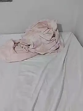 Snapshot of Sweet-diamondxxx chatting on 01-14-25, 11:05 Sweet-diamondxxx online show from 01-14-25, 11:05