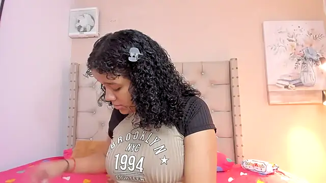 vanesasexyhot21 online show from 10-30-25, 02:32