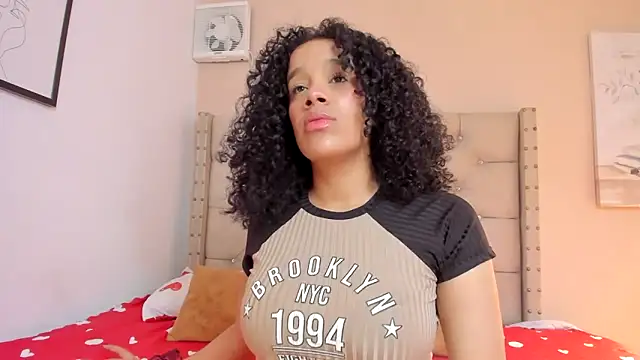 vanesasexyhot21 online show from 04-07-26, 02:24