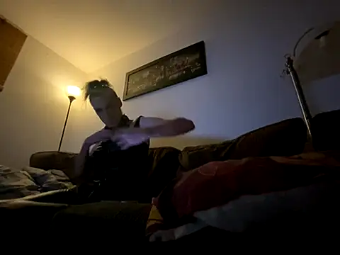 kikiwonderbar online show from 11-13-25, 05:33