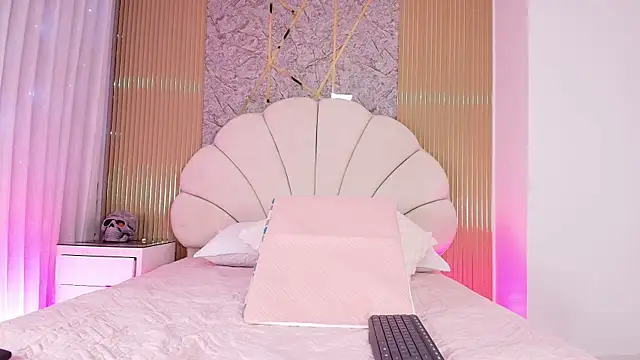 aisha sh online show from 11-04-25, 12:09