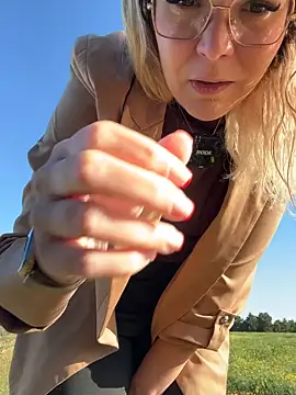 EmyLana online show from 04-21-26, 06:53