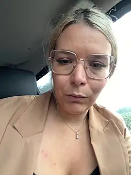 EmyLana online show from 10-14-25, 07:42